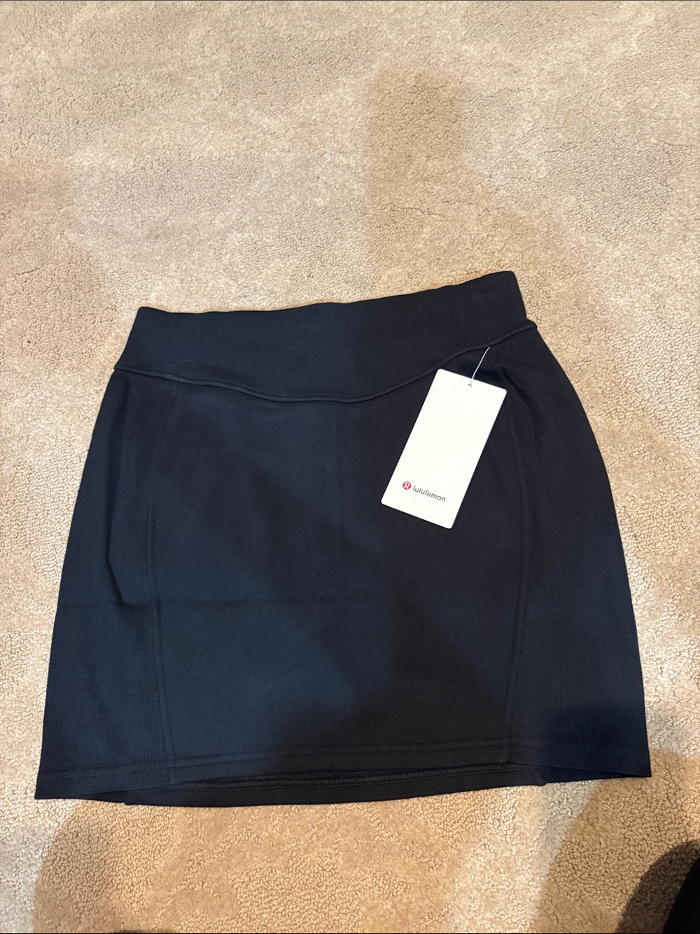 lululemon Scuba HR Mini skirt (Black)